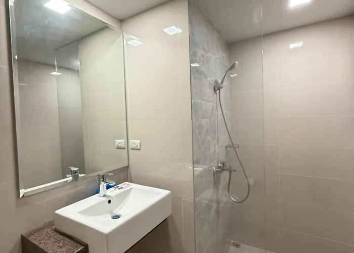 2br Spacious Near Okada, Moa & Airport Apartamento
