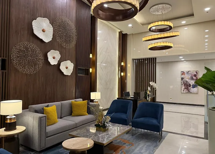 2br Spacious Near Okada, Moa & Airport *